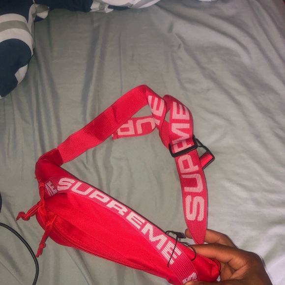 Supreme Fanny Pack - Picture 3 of 3